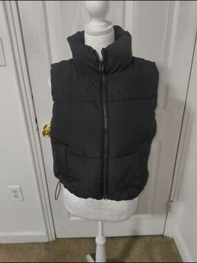 Hollister Black Quilted Puffer Vest